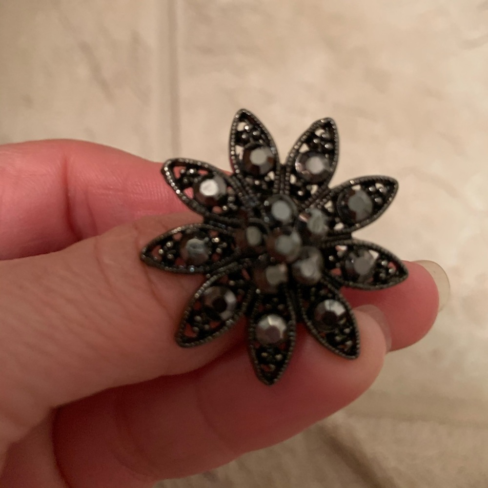 Boujee Black flower ring